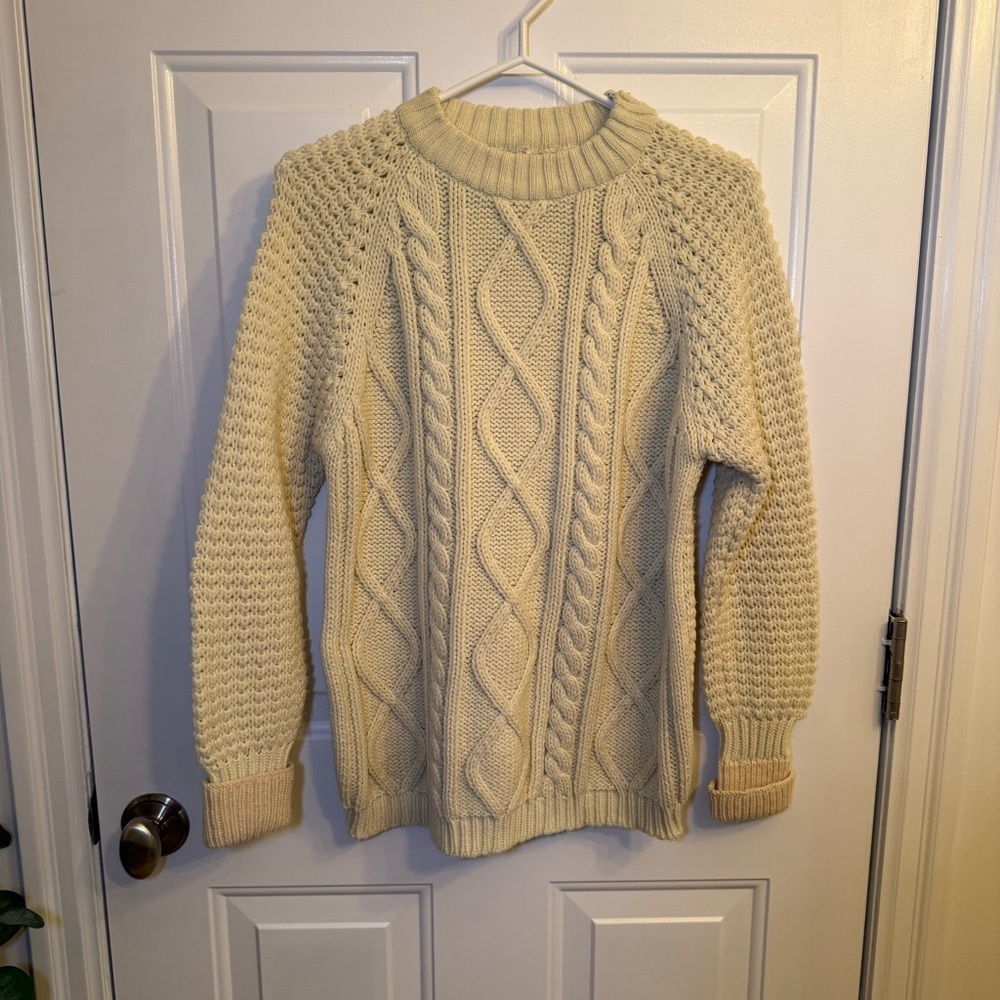 Vintage Classic Casuals Ivory Knit Sweater